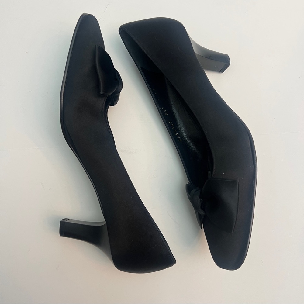 Salvatore Ferragamo Black Satin Bow Heels, Size 9 (fit like 8.5) - Picture 5 of 7